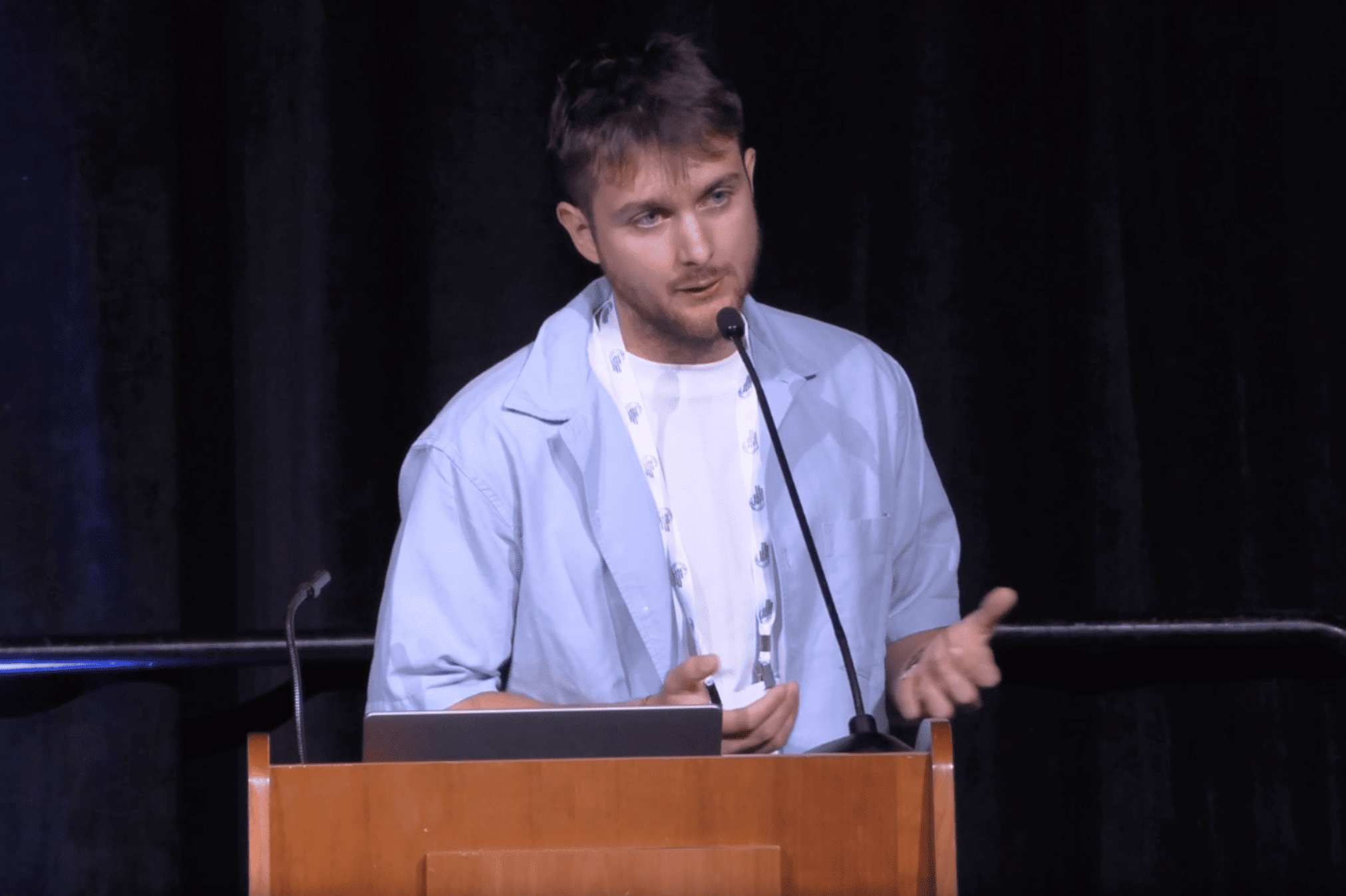 Francesco Ferrini sul palco di NeurIPS 2025, San Diego